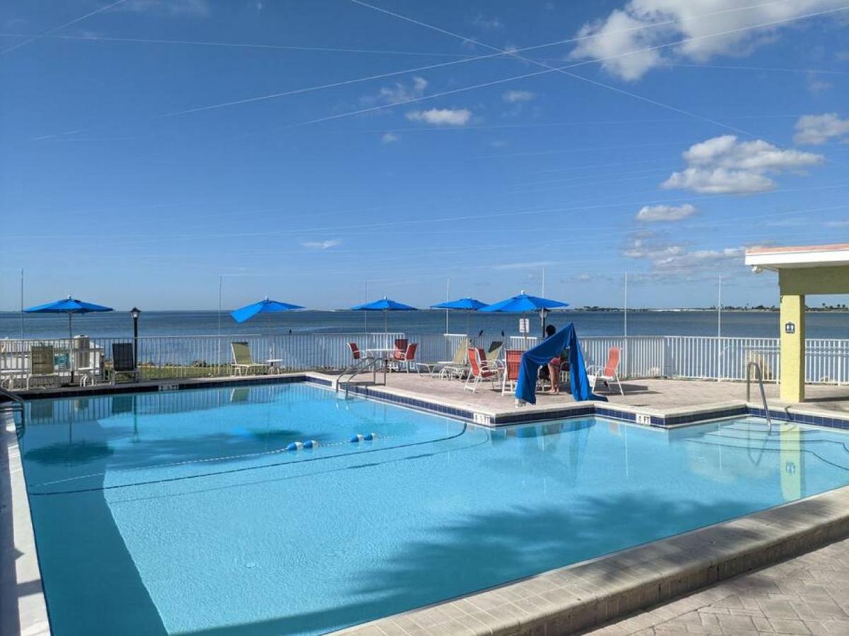 Bay Views From Your Balcony Beach Resort Тампа Екстериор снимка